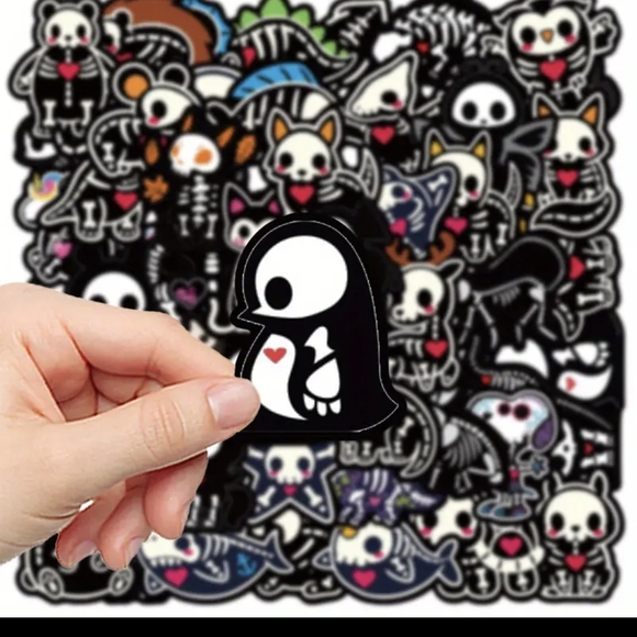 Black and White Cartoon Cat Faces with Skeletons 17 Pack - Picture 5 of 6